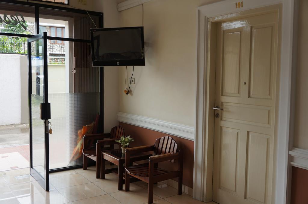 Jesnic Hotel Padang  Exterior foto