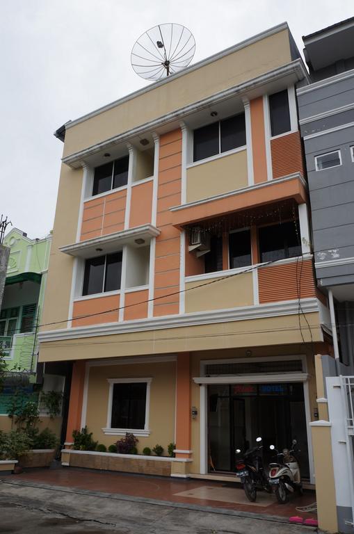 Jesnic Hotel Padang  Exterior foto